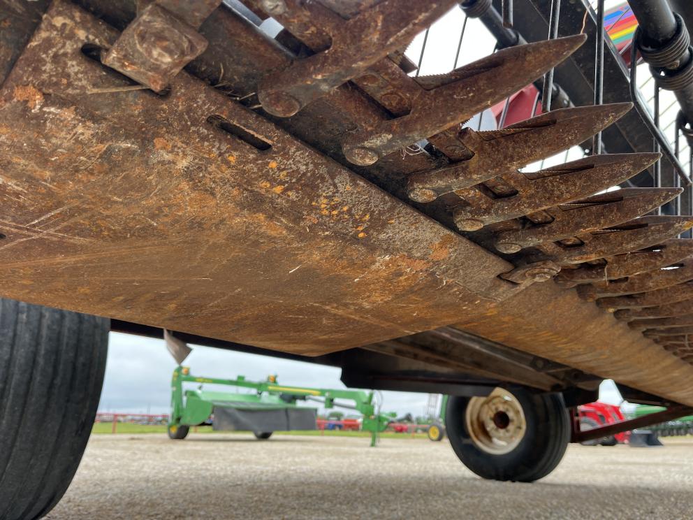 Image for 2001 MacDon 5010