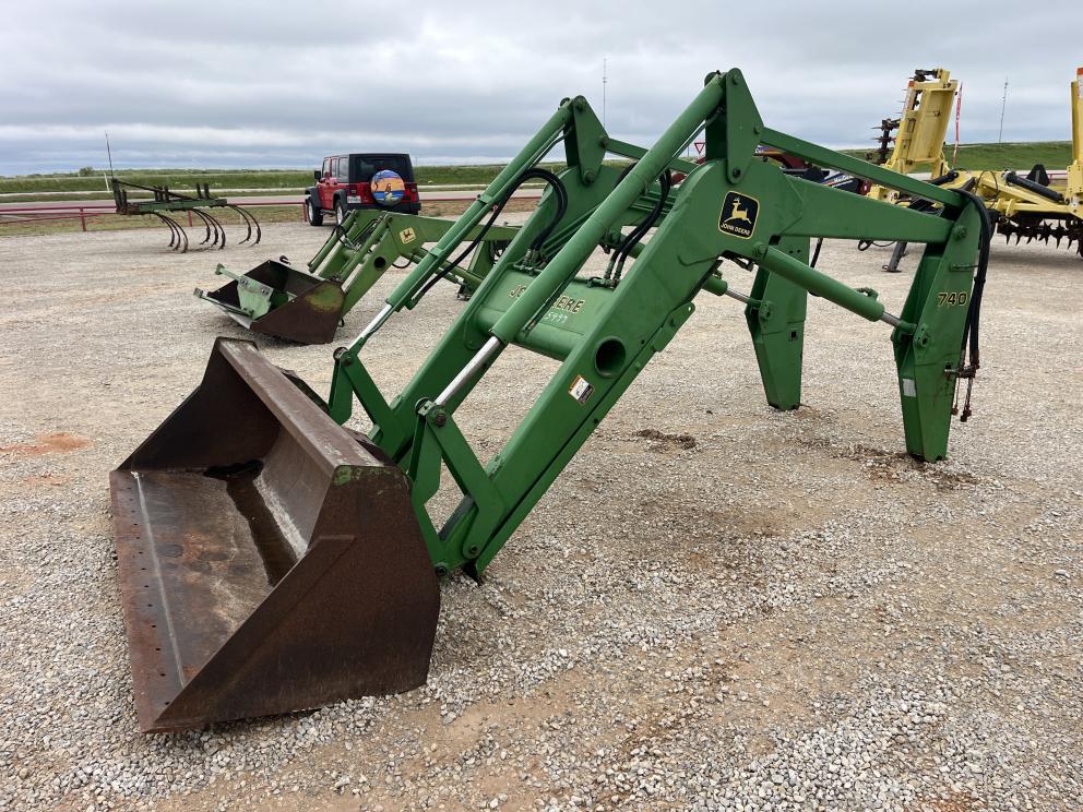 Image for 1995 John Deere 740