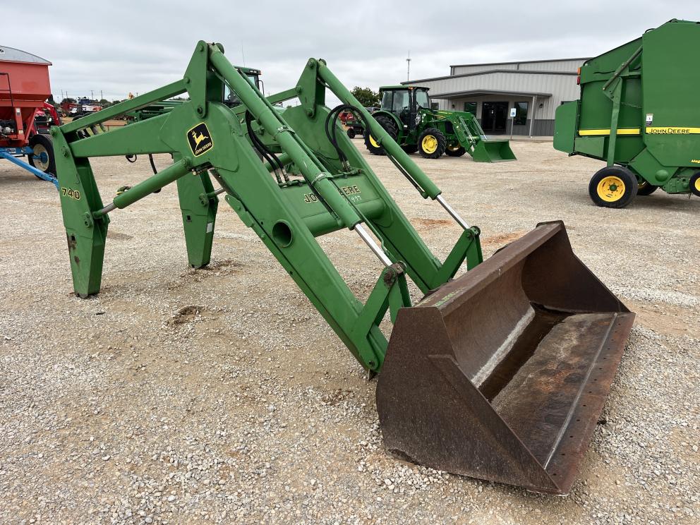 Image for 1995 John Deere 740