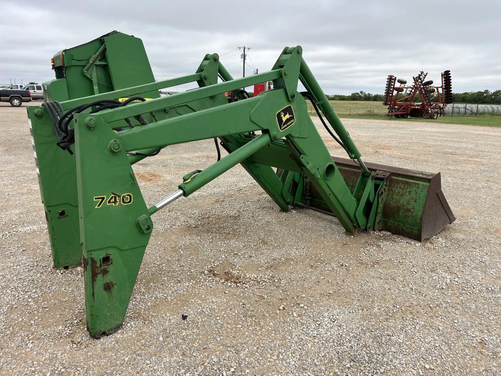 Image for 1995 John Deere 740