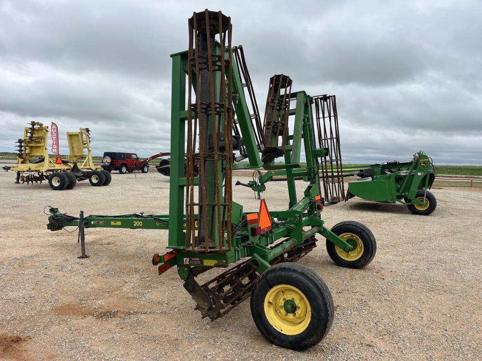 Image for 2008 John Deere 200