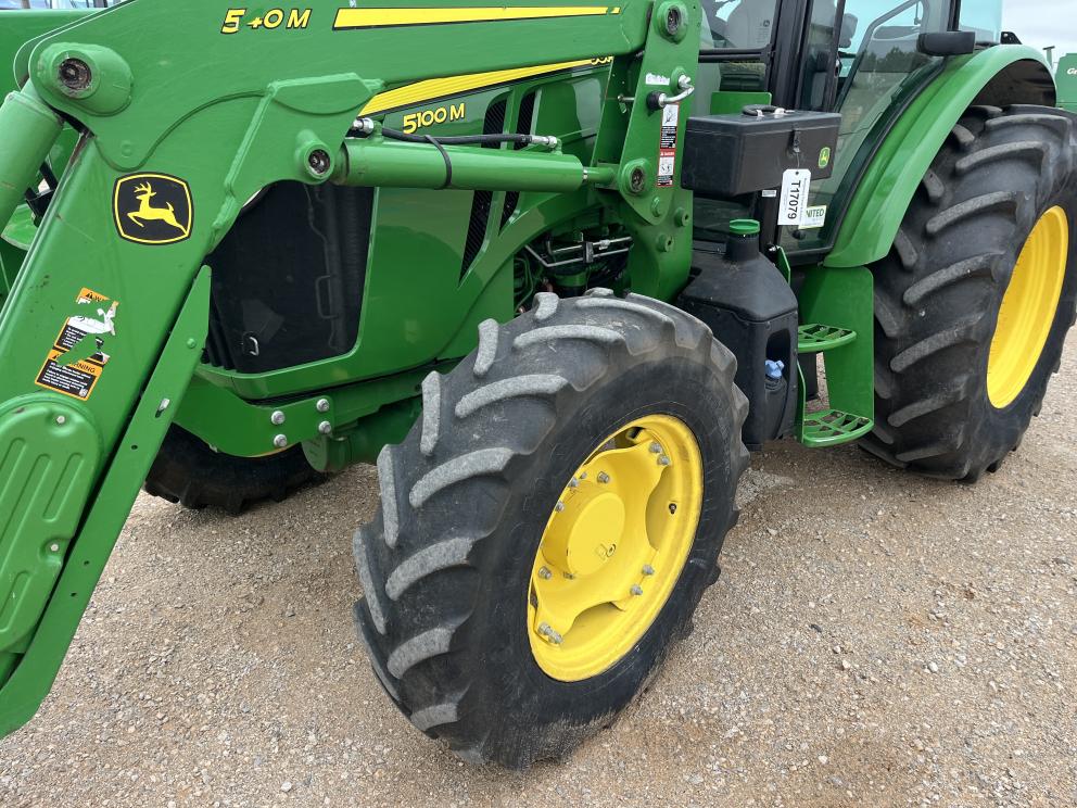 Image for 2019 John Deere 5100M