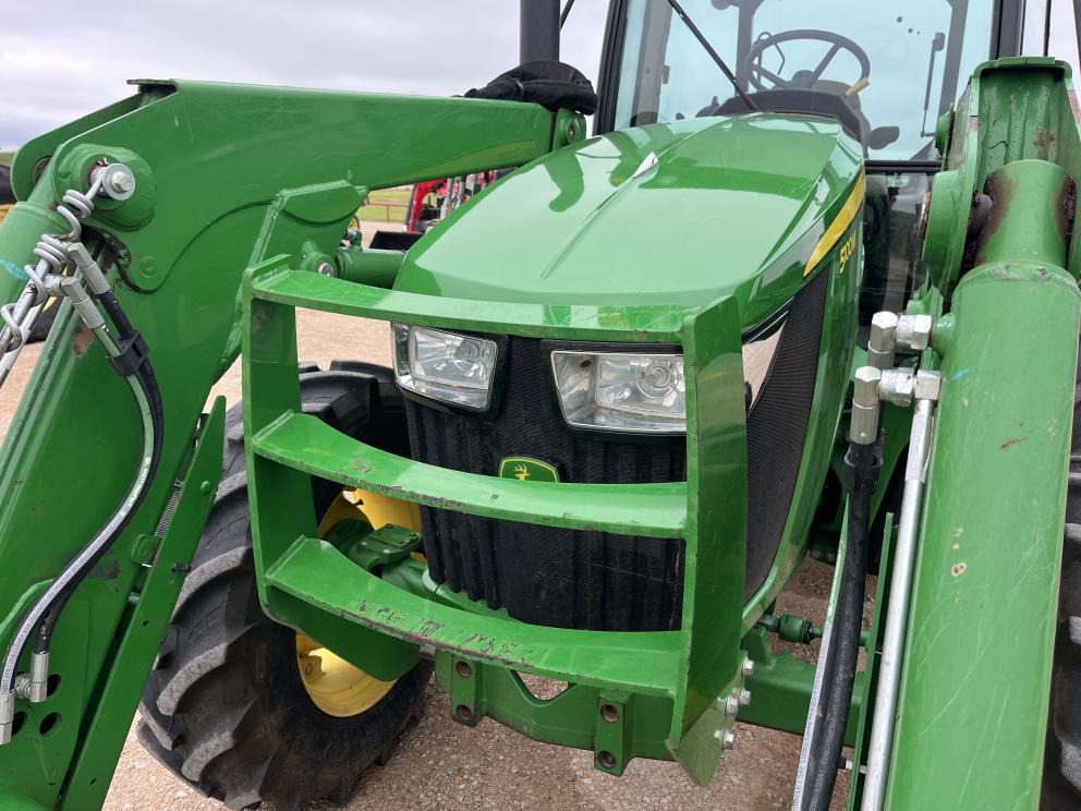 Image for 2019 John Deere 5100M