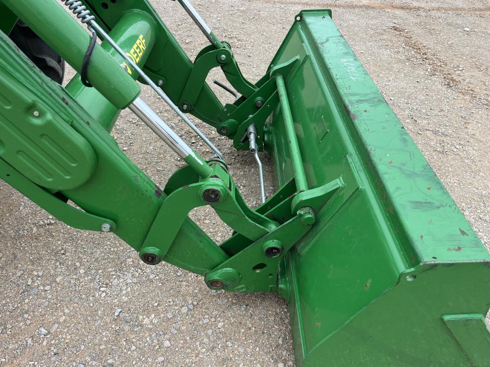 Image for 2019 John Deere 5100M