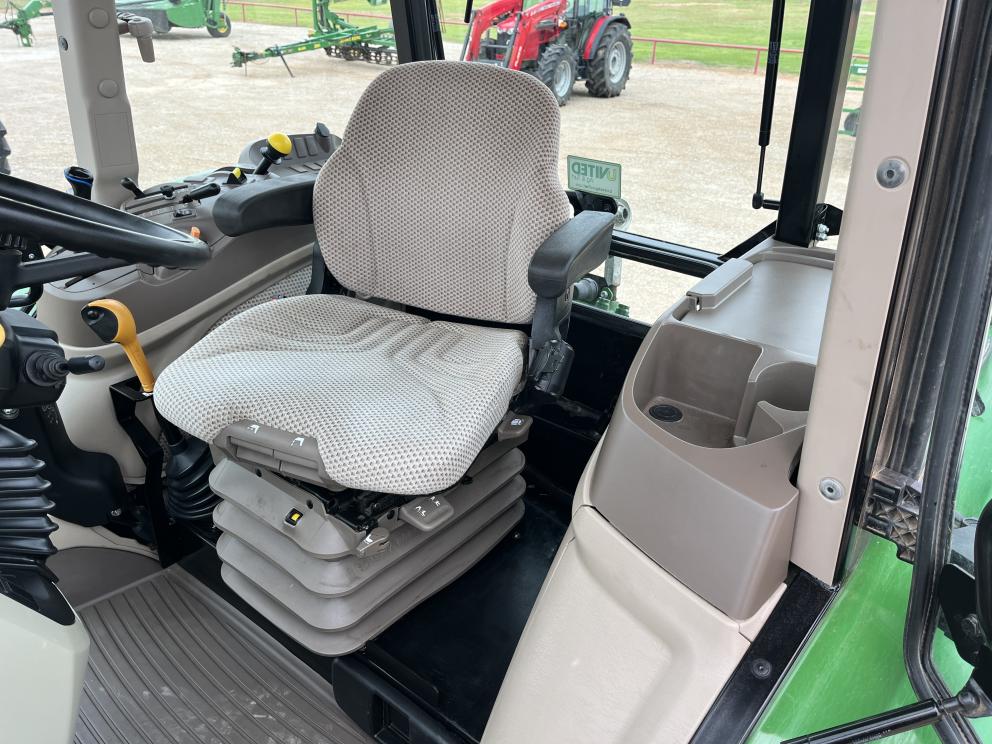 Image for 2019 John Deere 5100M
