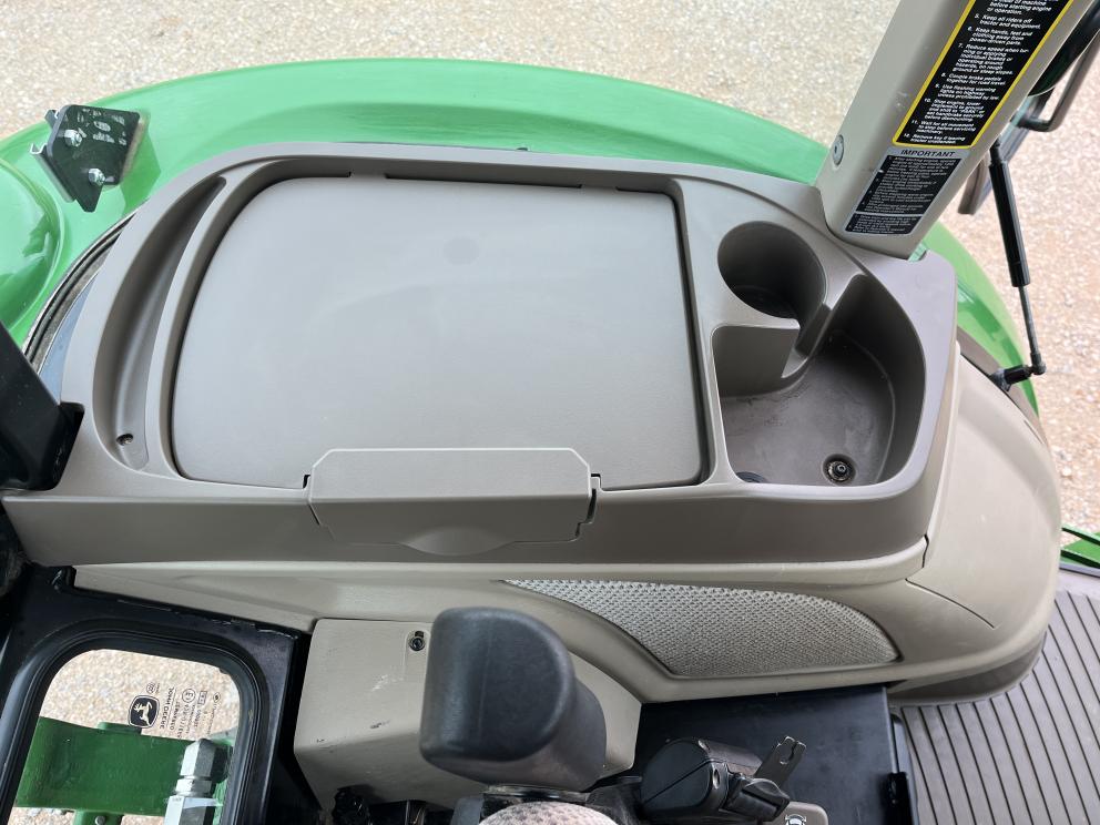 Image for 2019 John Deere 5100M