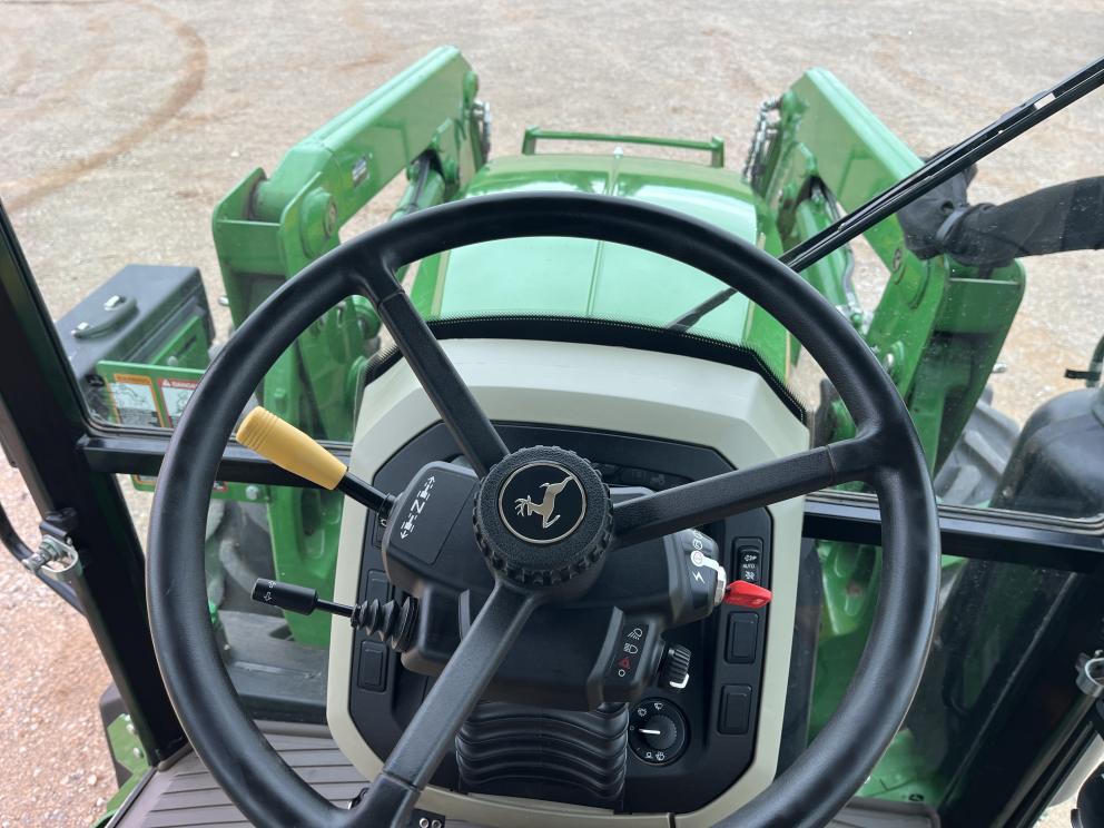 Image for 2019 John Deere 5100M