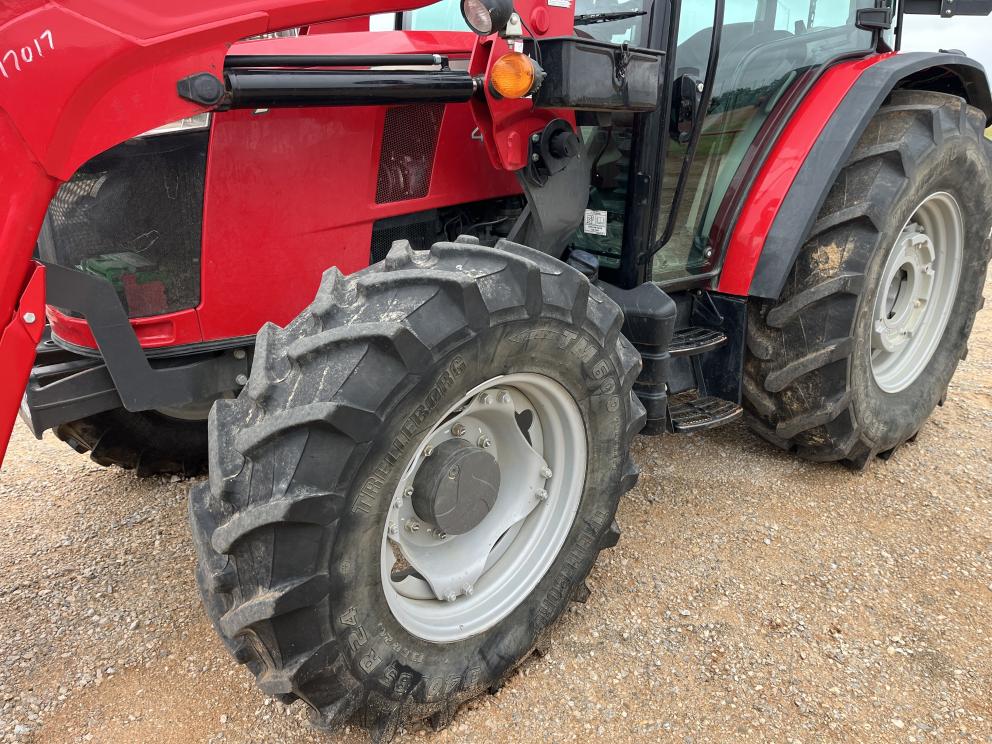 Image for 2021 Massey Ferguson 4708
