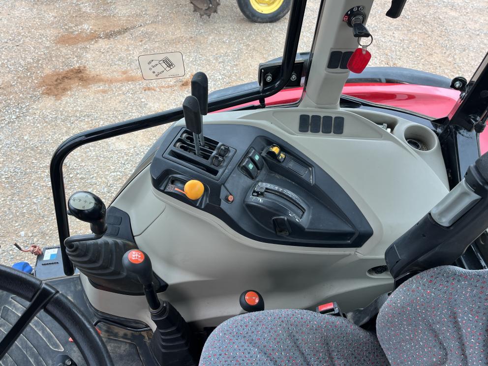 Image for 2021 Massey Ferguson 4708