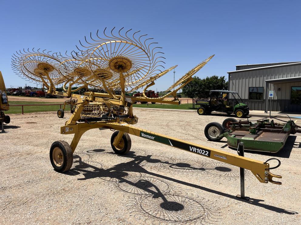 Image for 2017 Vermeer VR1022