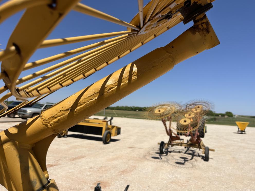 Image for 2017 Vermeer VR1022