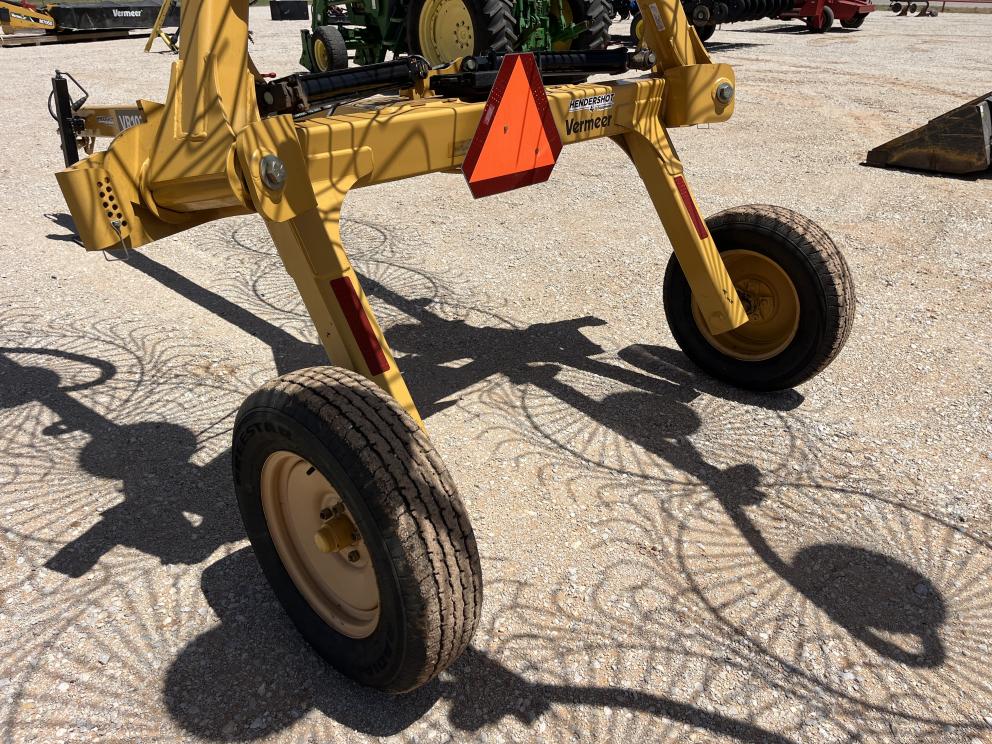 Image for 2017 Vermeer VR1022