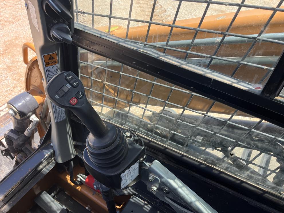 Image for 2022 Case TV370B