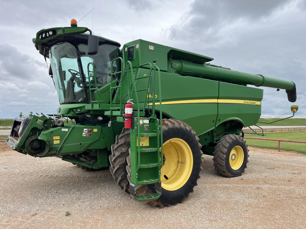 Image for 2011 John Deere S670