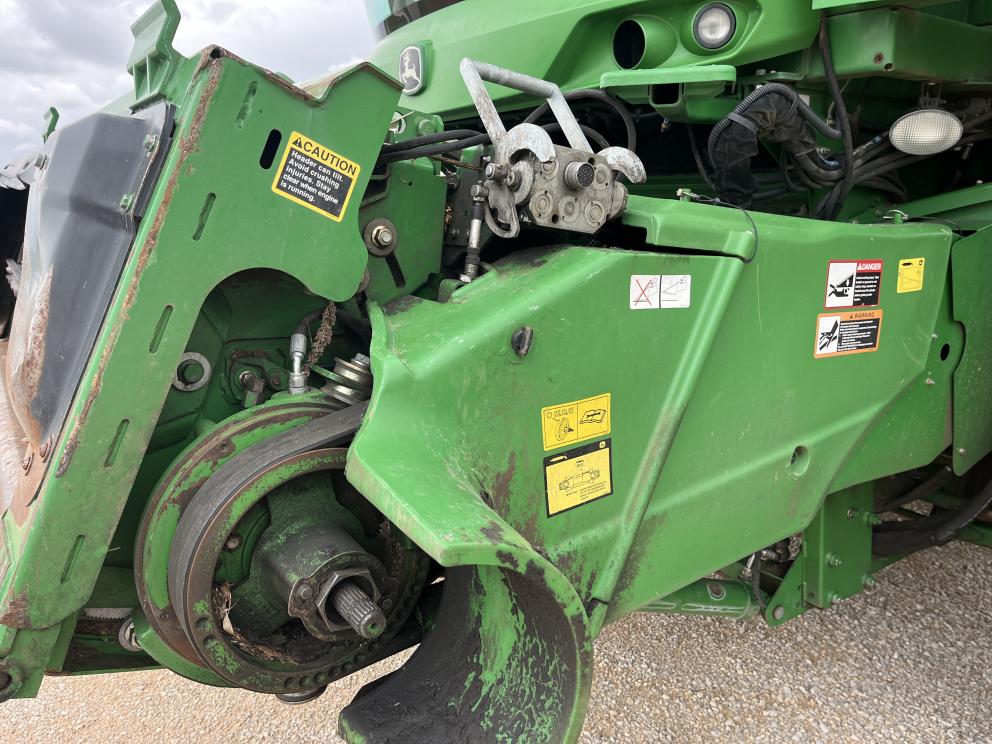 Image for 2011 John Deere S670
