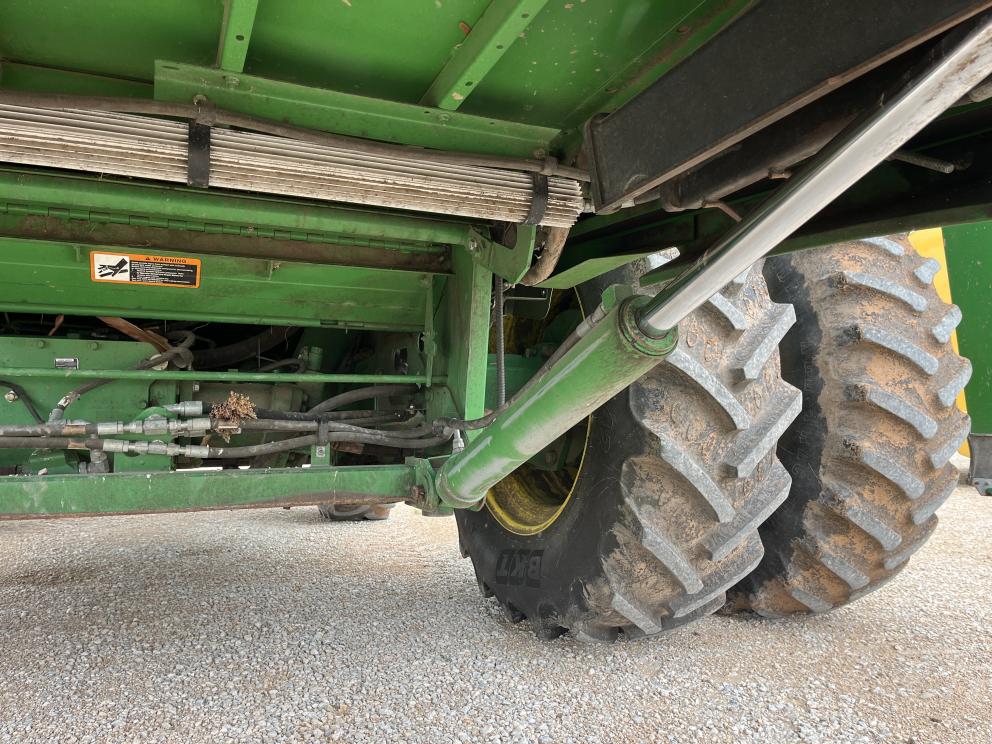 Image for 2011 John Deere S670