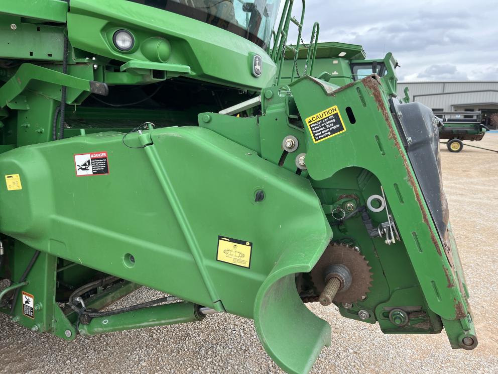 Image for 2011 John Deere S670