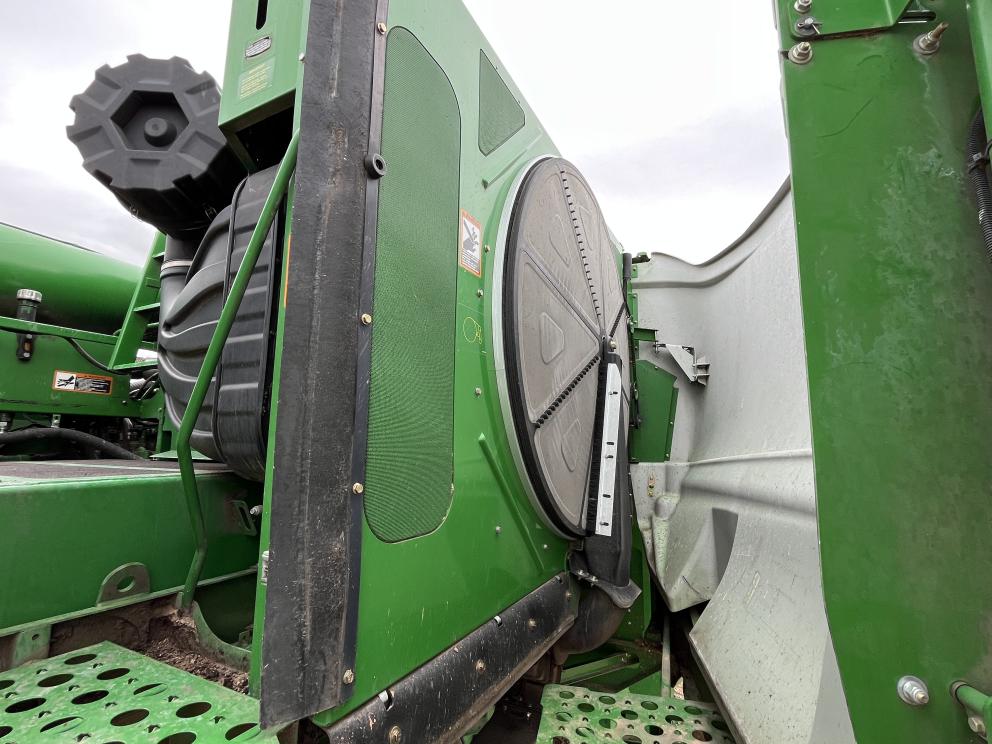 Image for 2011 John Deere S670