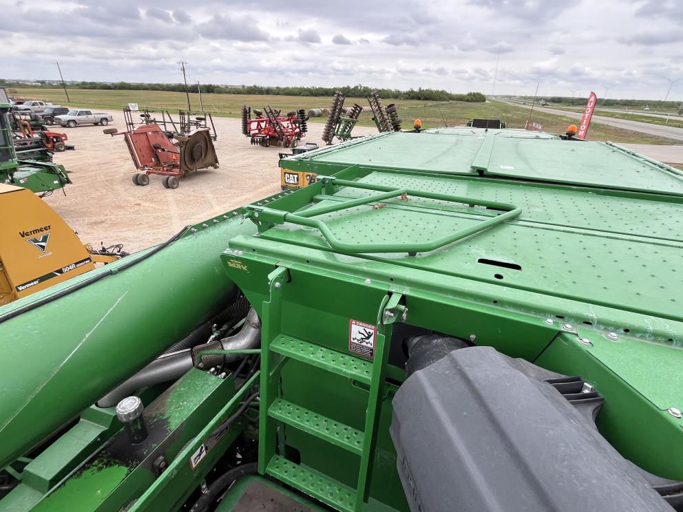 Image for 2011 John Deere S670
