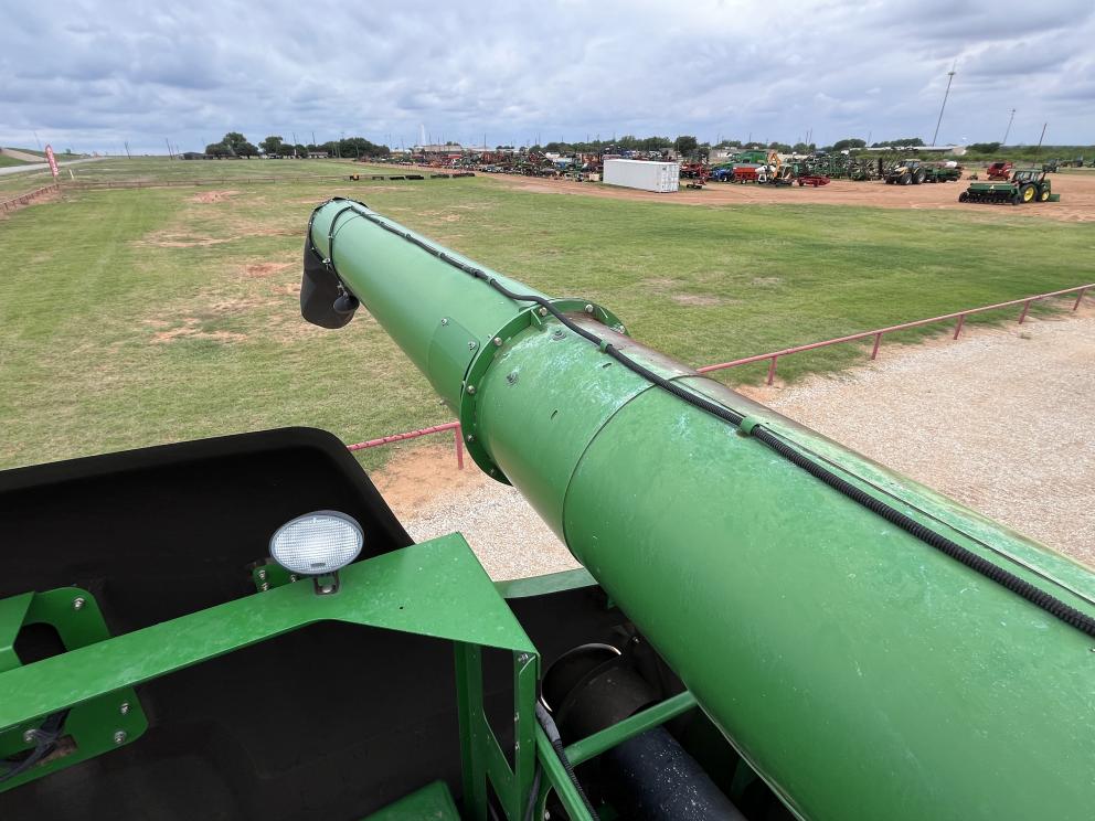 Image for 2011 John Deere S670