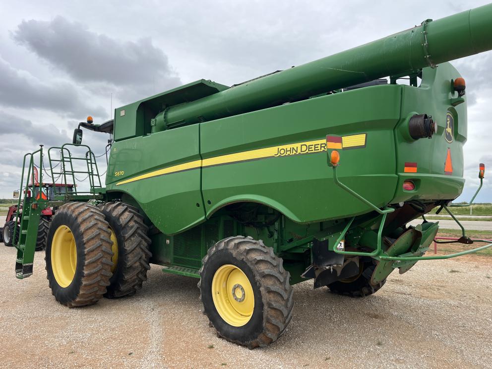 Image for 2011 John Deere S670