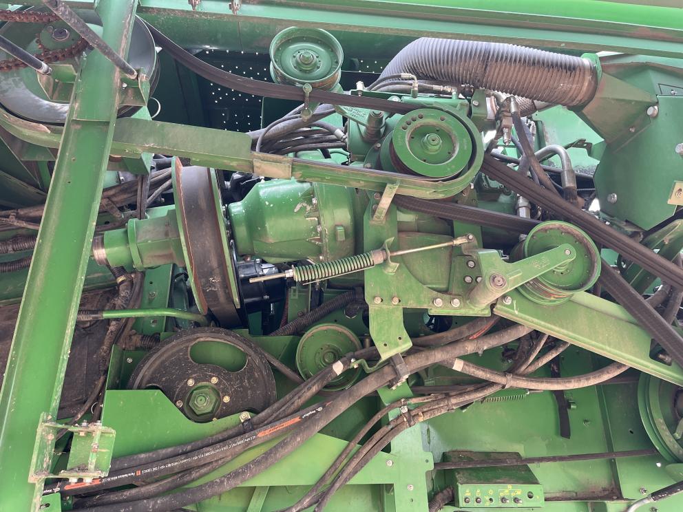 Image for 2011 John Deere S670