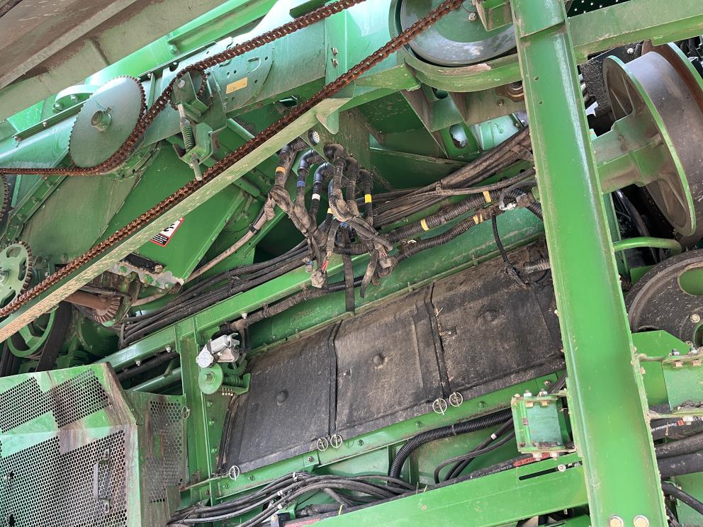 Image for 2011 John Deere S670