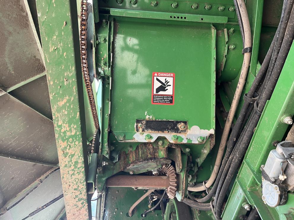 Image for 2011 John Deere S670