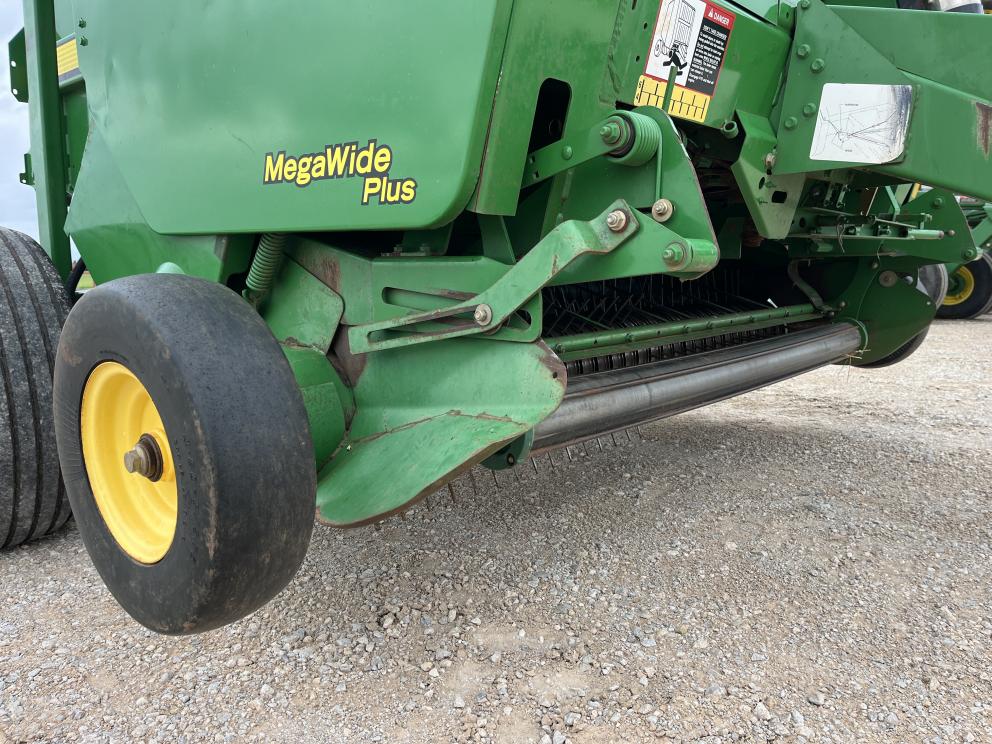 Image for 2009 John Deere 568