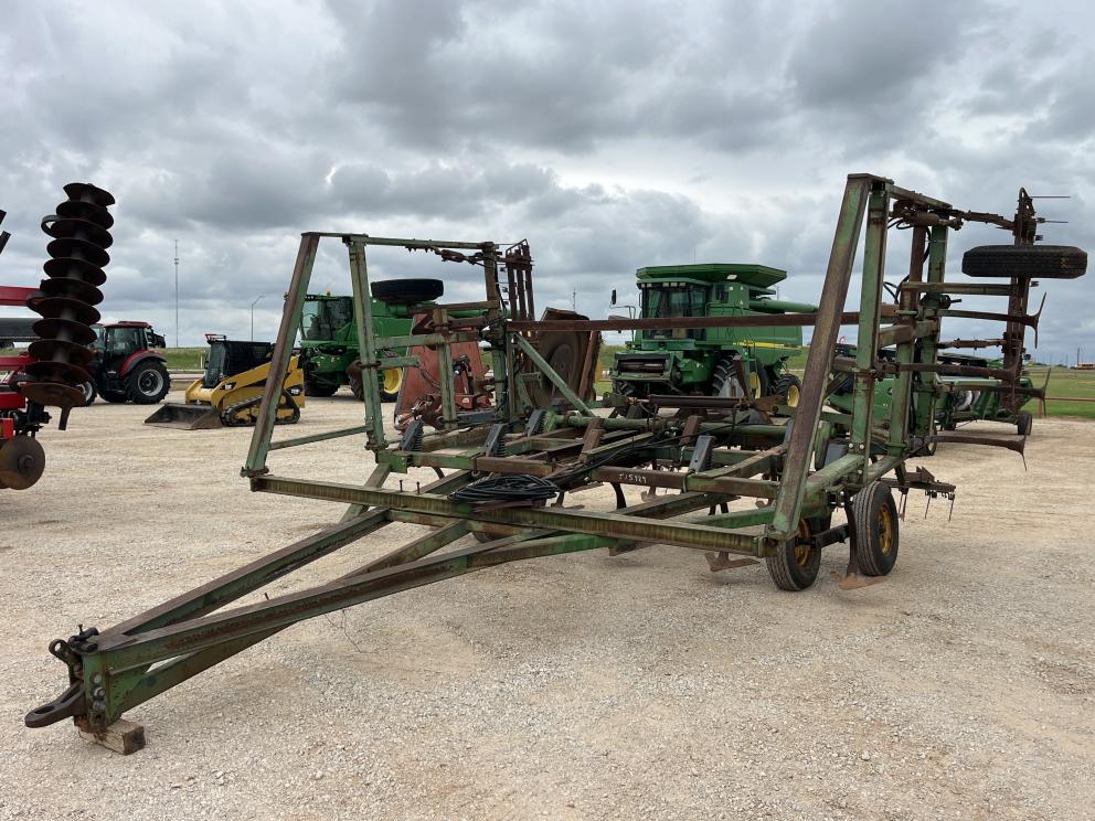 Image for John Deere 1600