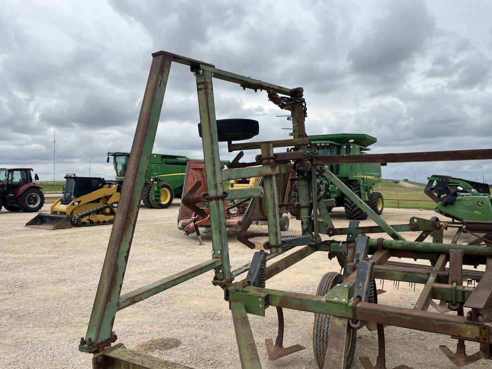 Image for John Deere 1600