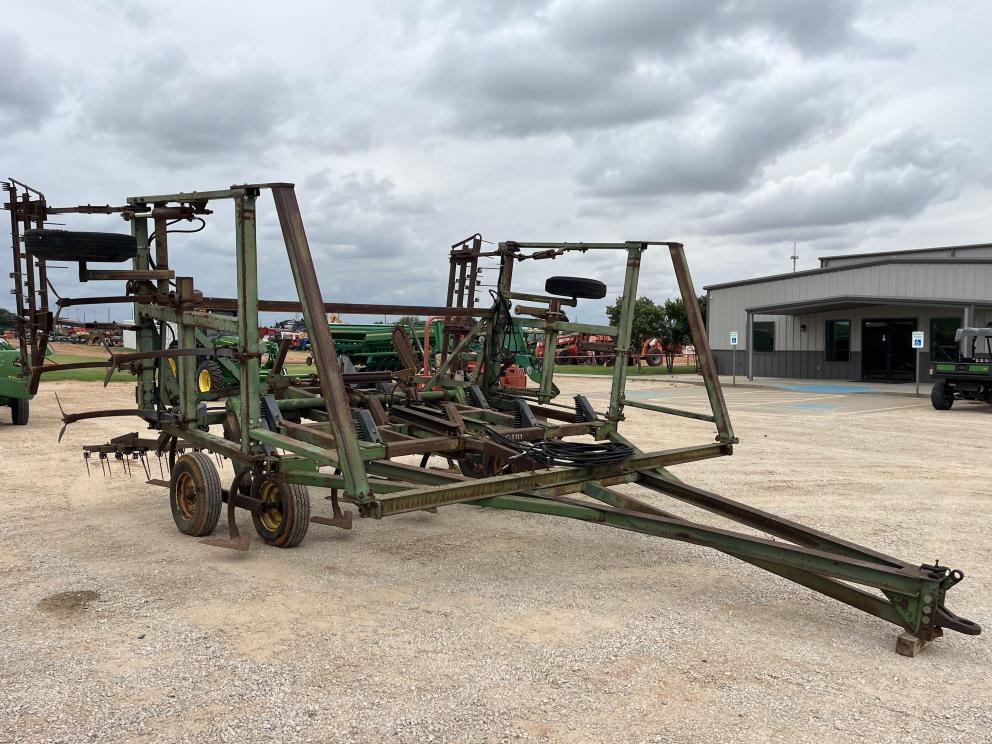 Image for John Deere 1600
