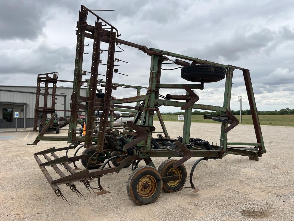 Image for John Deere 1600