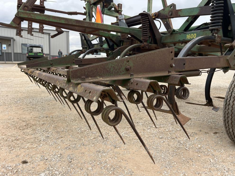Image for John Deere 1600