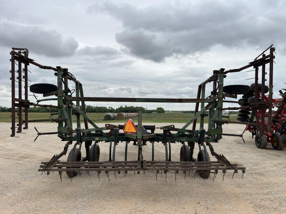 Image for John Deere 1600