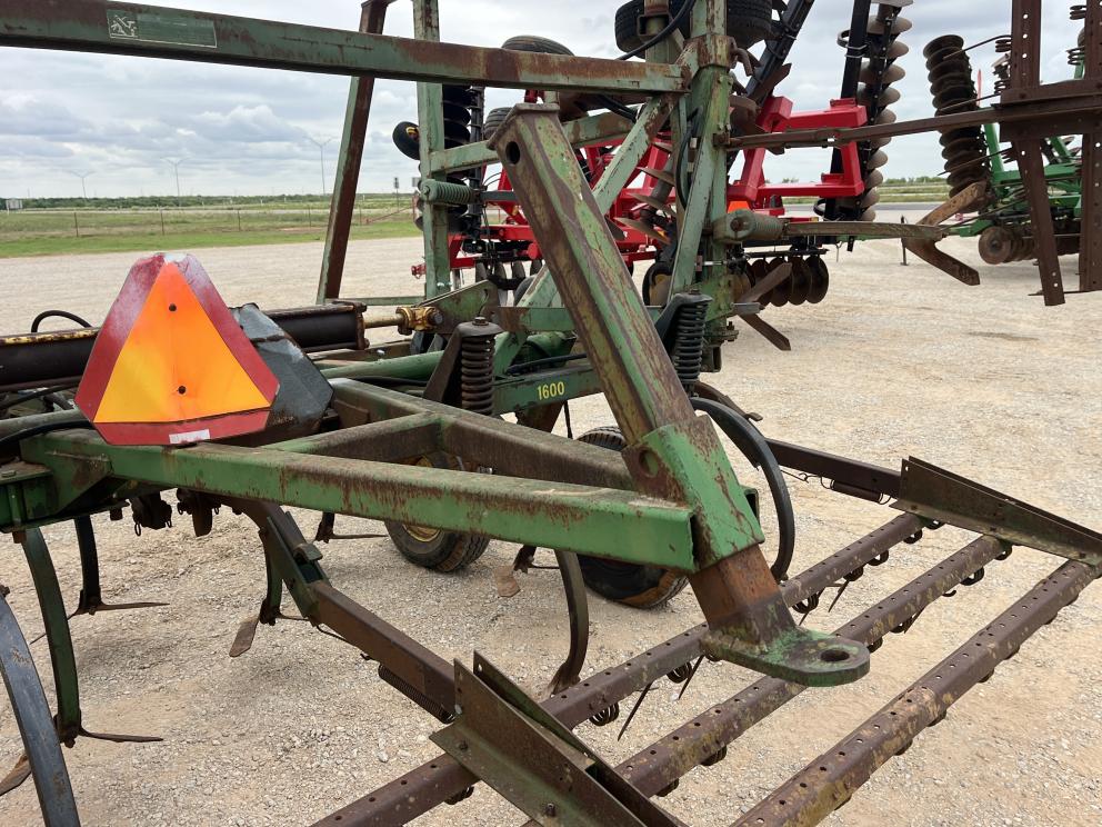 Image for John Deere 1600