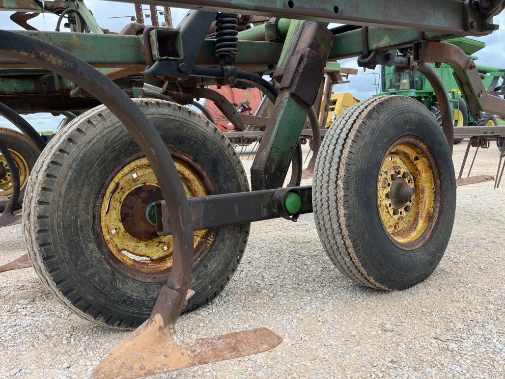 Image for John Deere 1600
