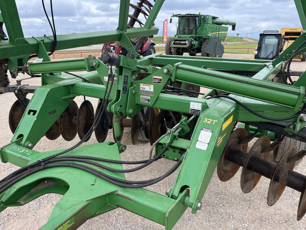 Image for 2008 John Deere 637