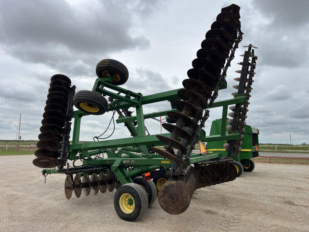 Image for 2008 John Deere 637