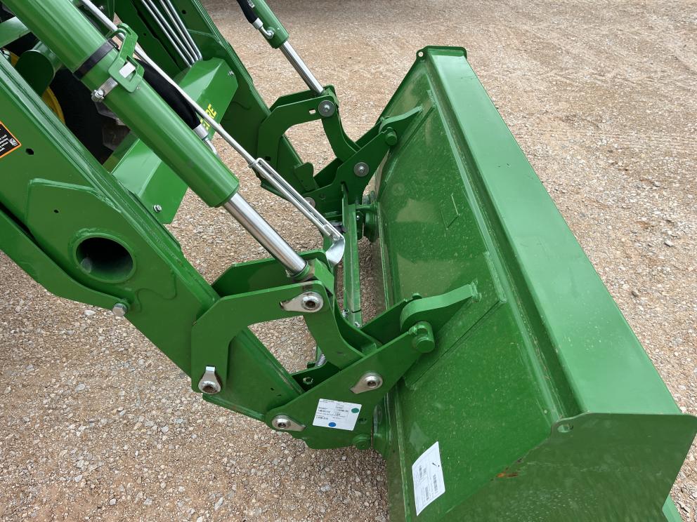 Image for 2022 John Deere 5100E
