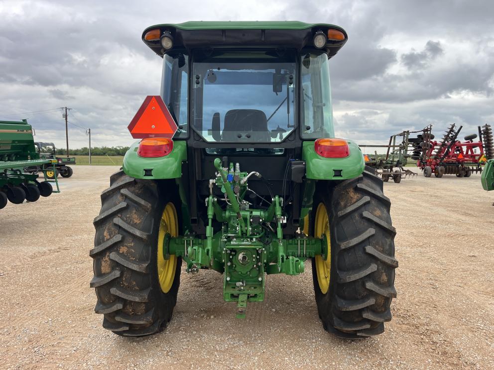 Image for 2022 John Deere 5100E