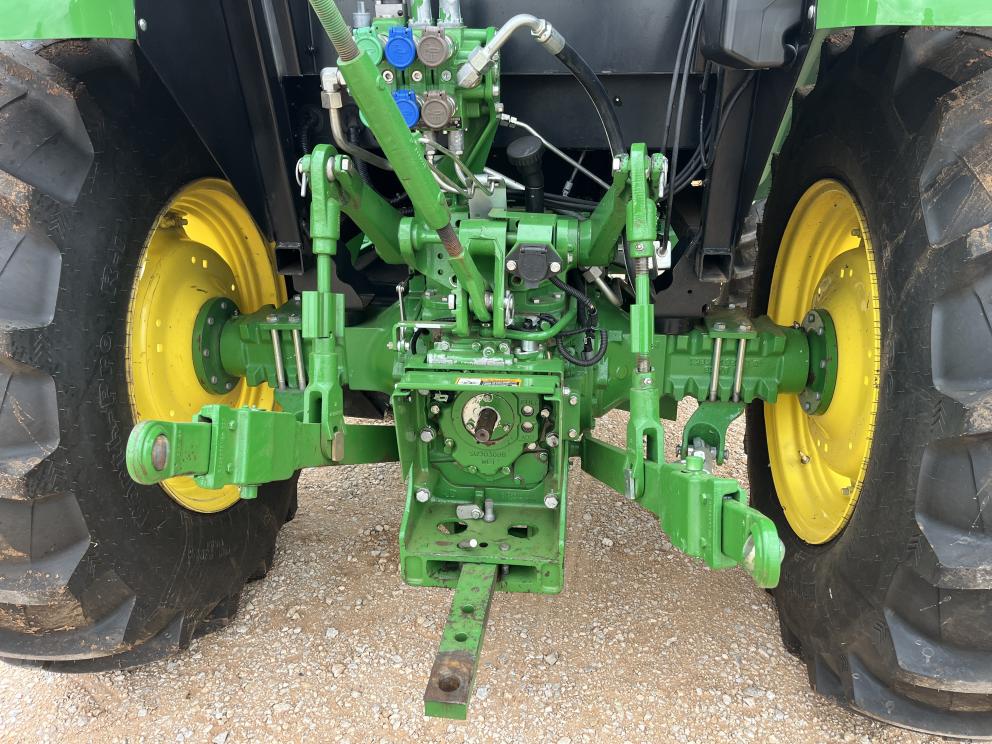 Image for 2022 John Deere 5100E