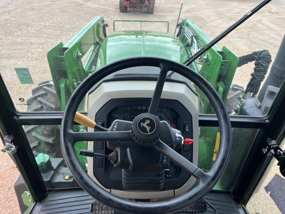 Image for 2022 John Deere 5100E