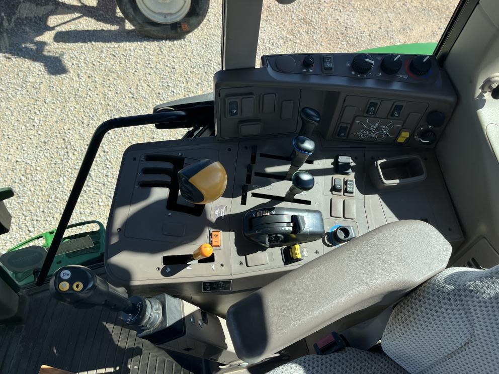 Image for 2018 John Deere 6155M