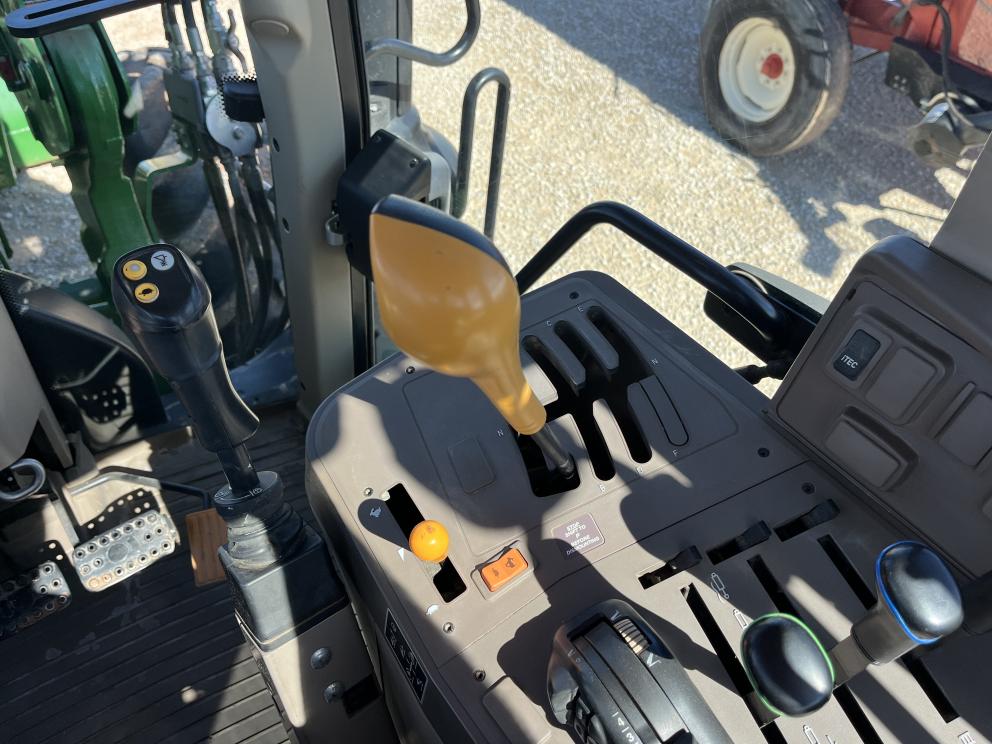 Image for 2018 John Deere 6155M