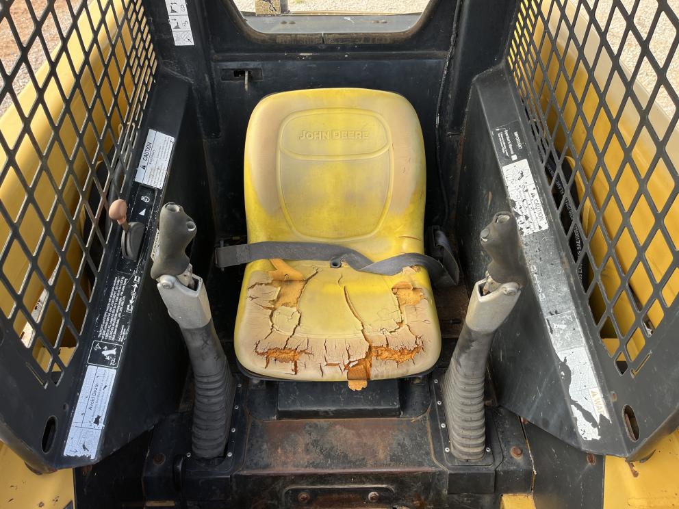 Image for 1999 Deere 250