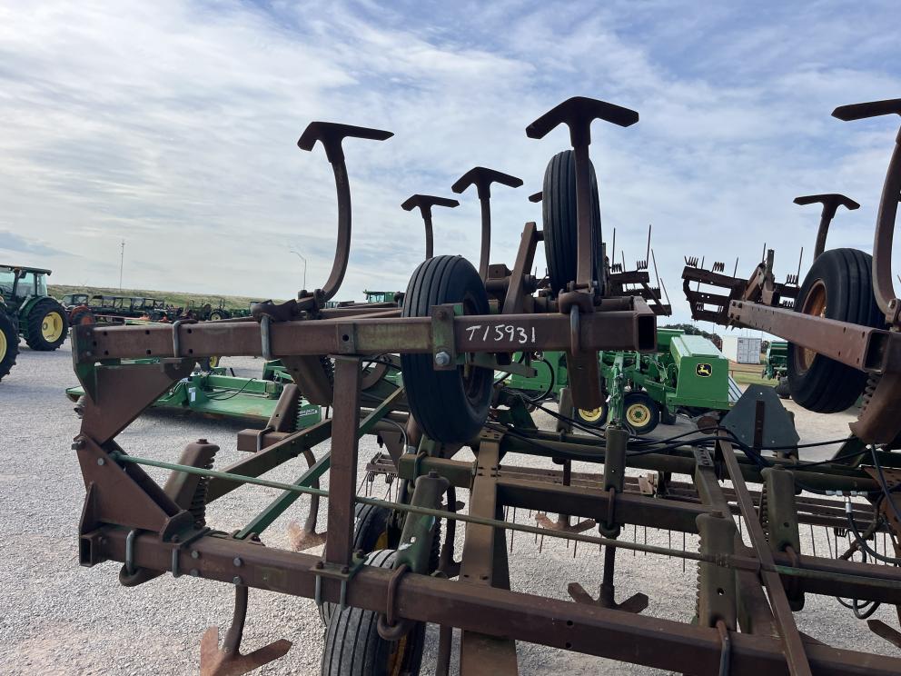 Image for 1988 John Deere 610