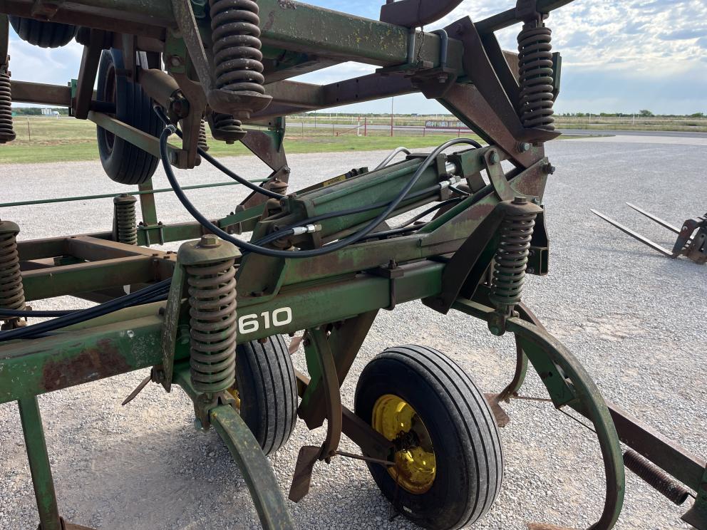 Image for 1988 John Deere 610