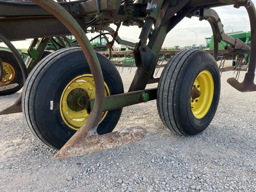 Image for 1988 John Deere 610