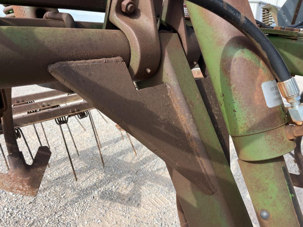 Image for 1988 John Deere 610
